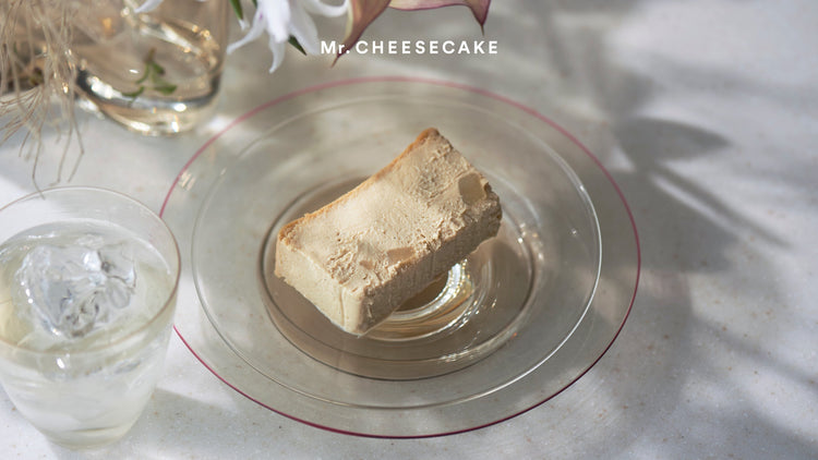 甘く爽やかな香りの桃をアールグレイが引き立てる。初夏限定フレーバー「Mr. CHEESECAKE Peach Earl Grey」