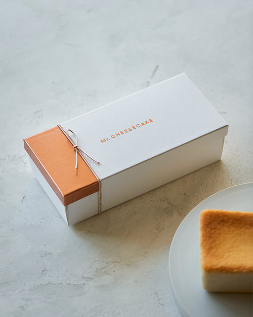 Mr. CHEESECAKE with Box
Gift wrapping