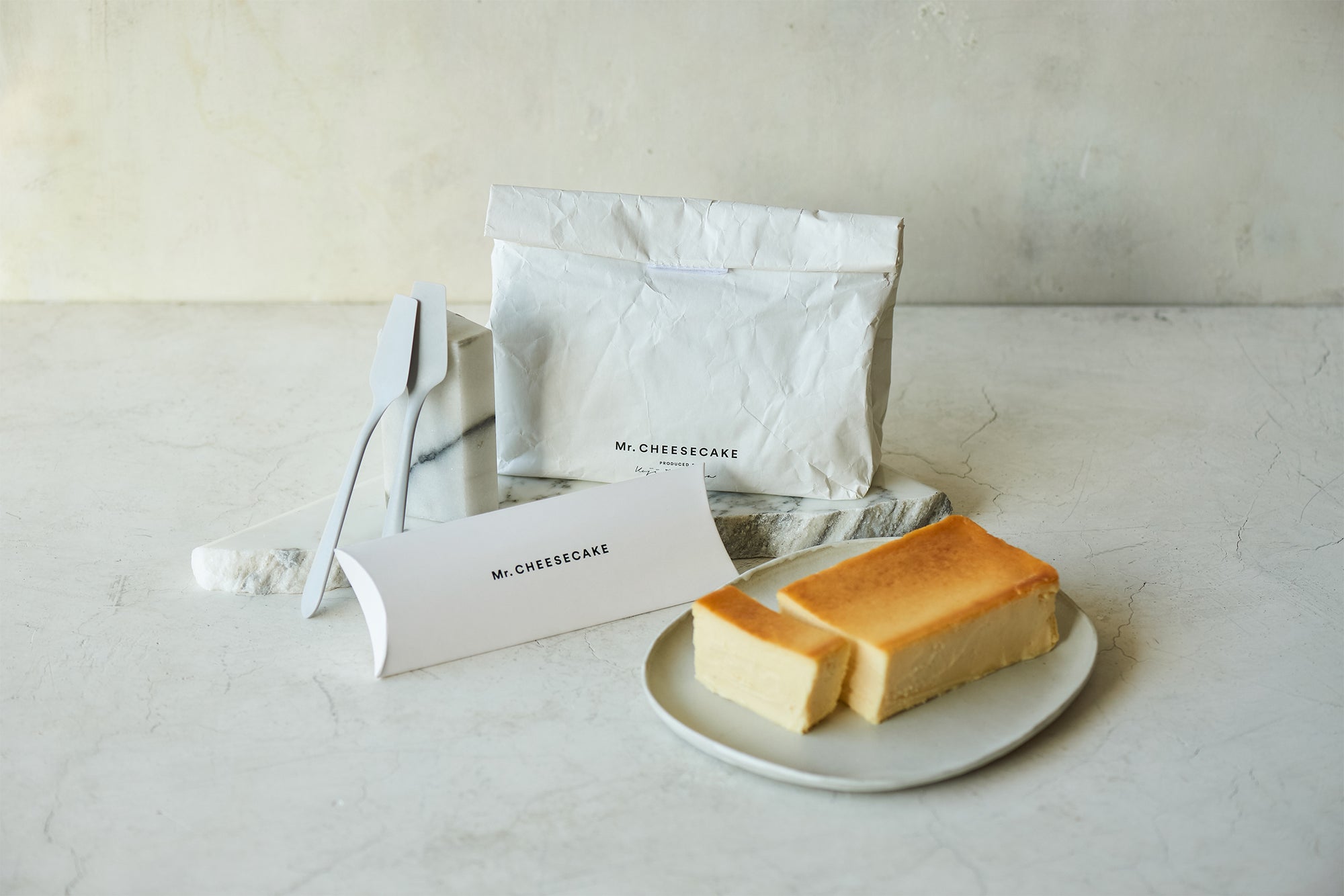 Mr. CHEESECAKE & Spoon
