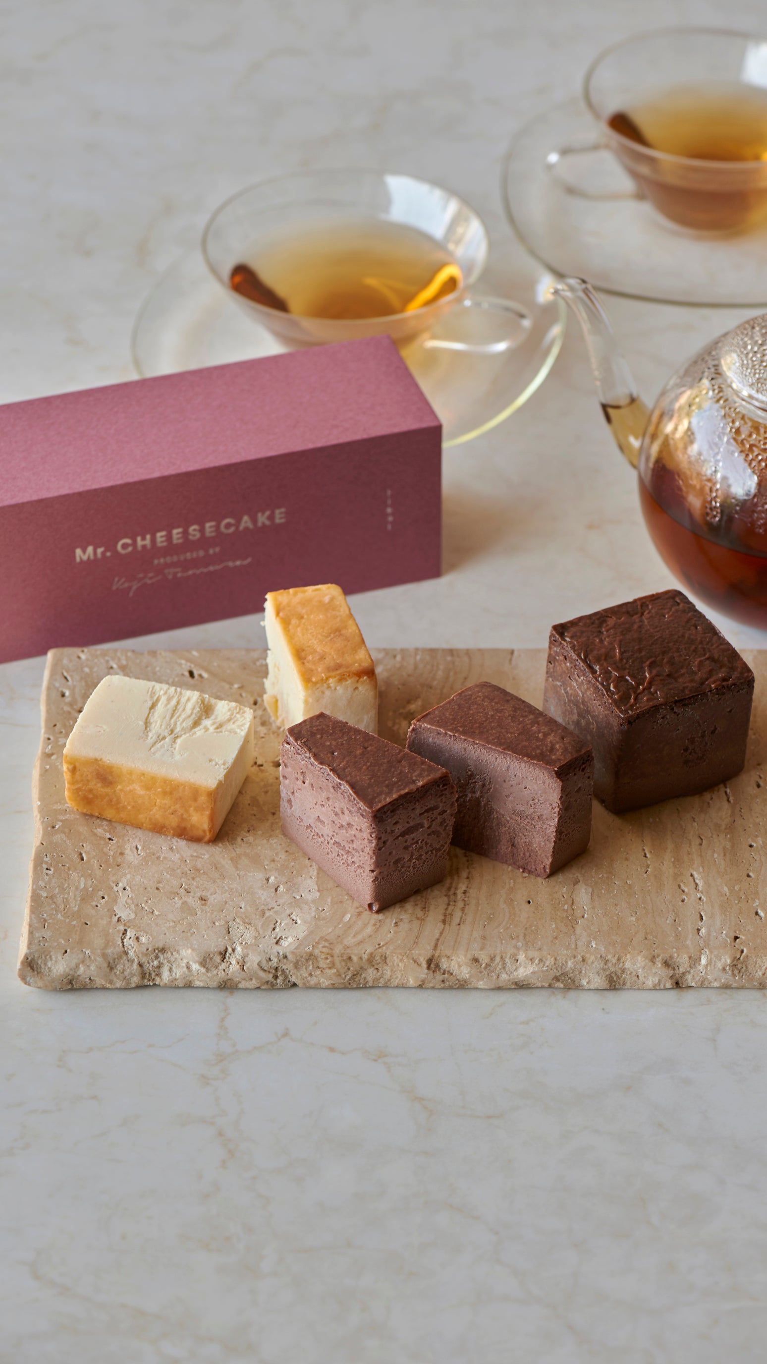 Mr. CHEESECAKE assorted 3-Cube Box Chocolat