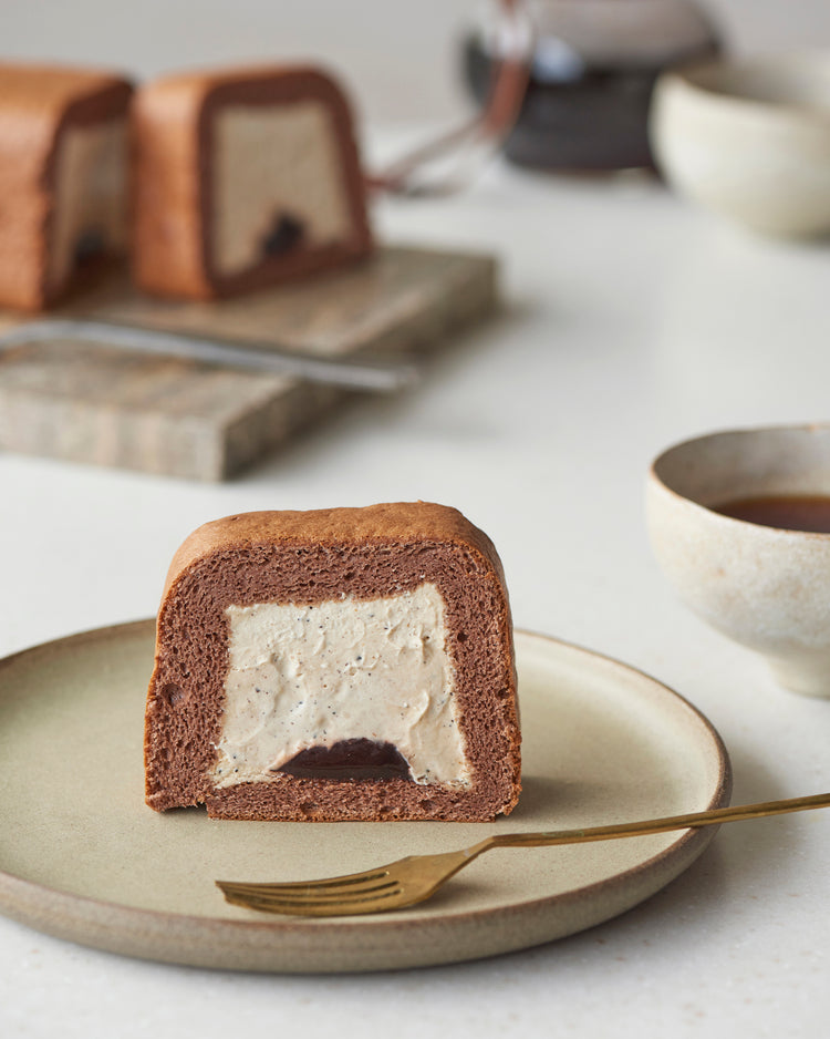 毎月6日限定販売の「square roll cake」から、6月6日限定のカフェモカフレーバーが登場