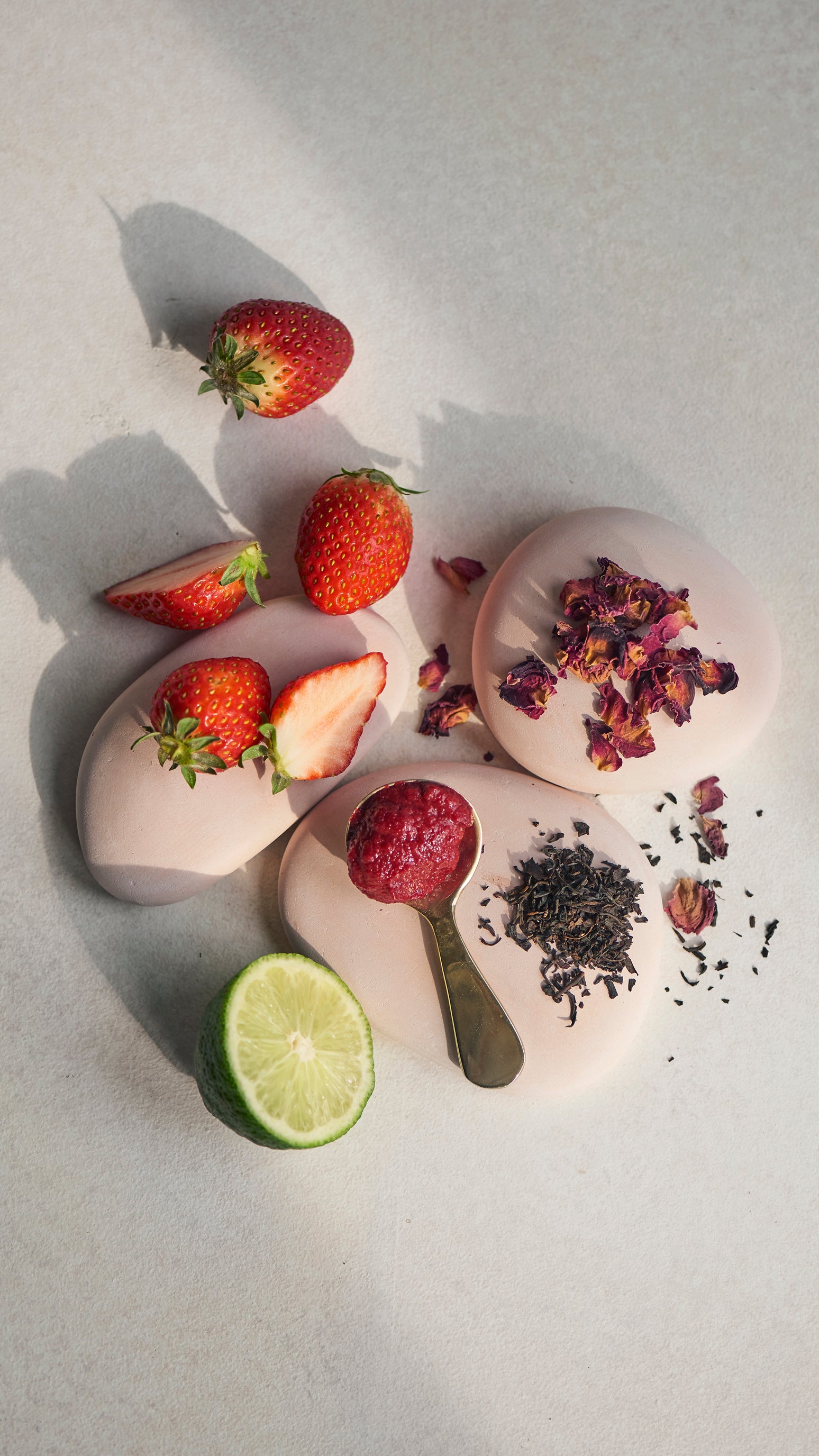 Mr. CHEESECAKE Rose Berry Tea