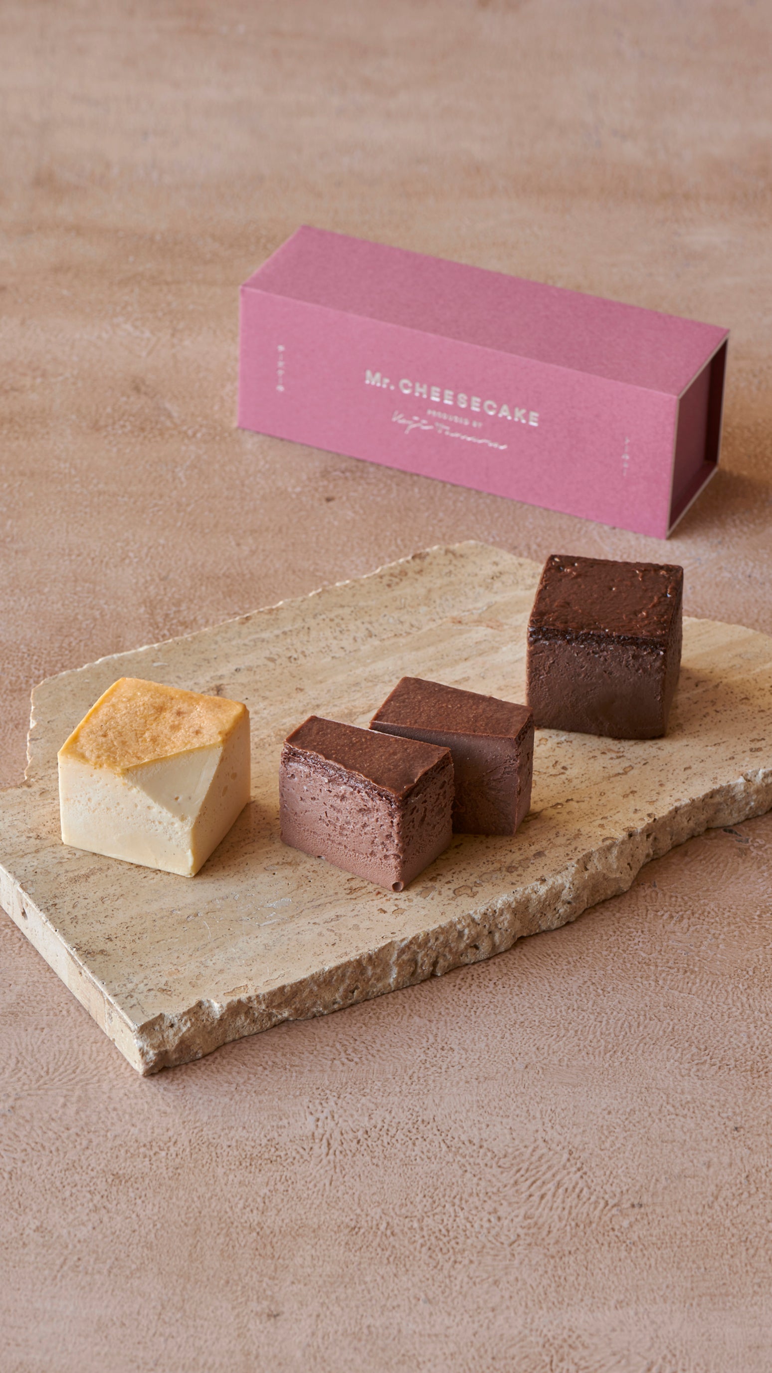 Mr. CHEESECAKE assorted 3-Cube Box Chocolat