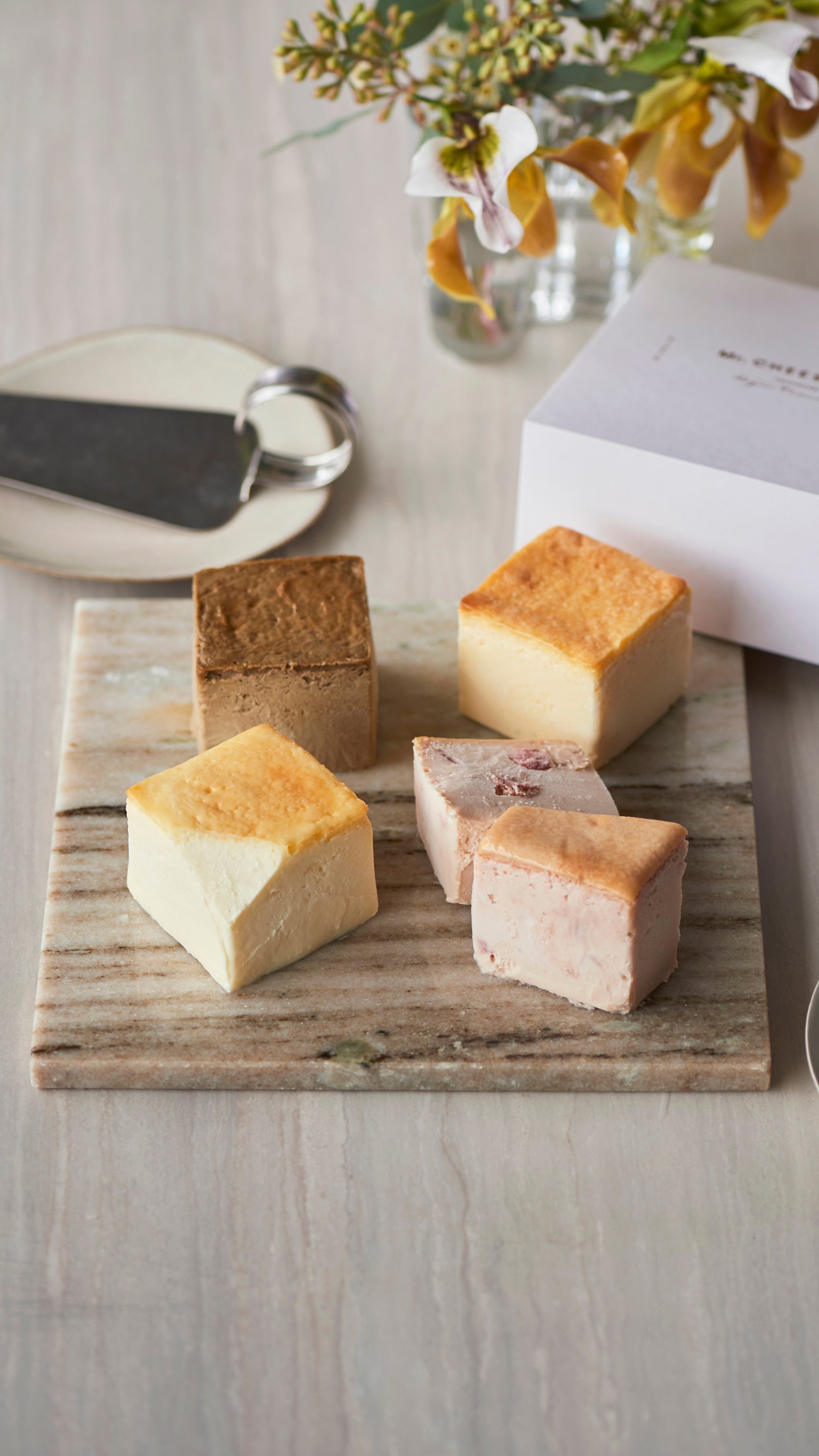 Mr. CHEESECAKE assorted 4-Cube Sweet & Classic / Bag