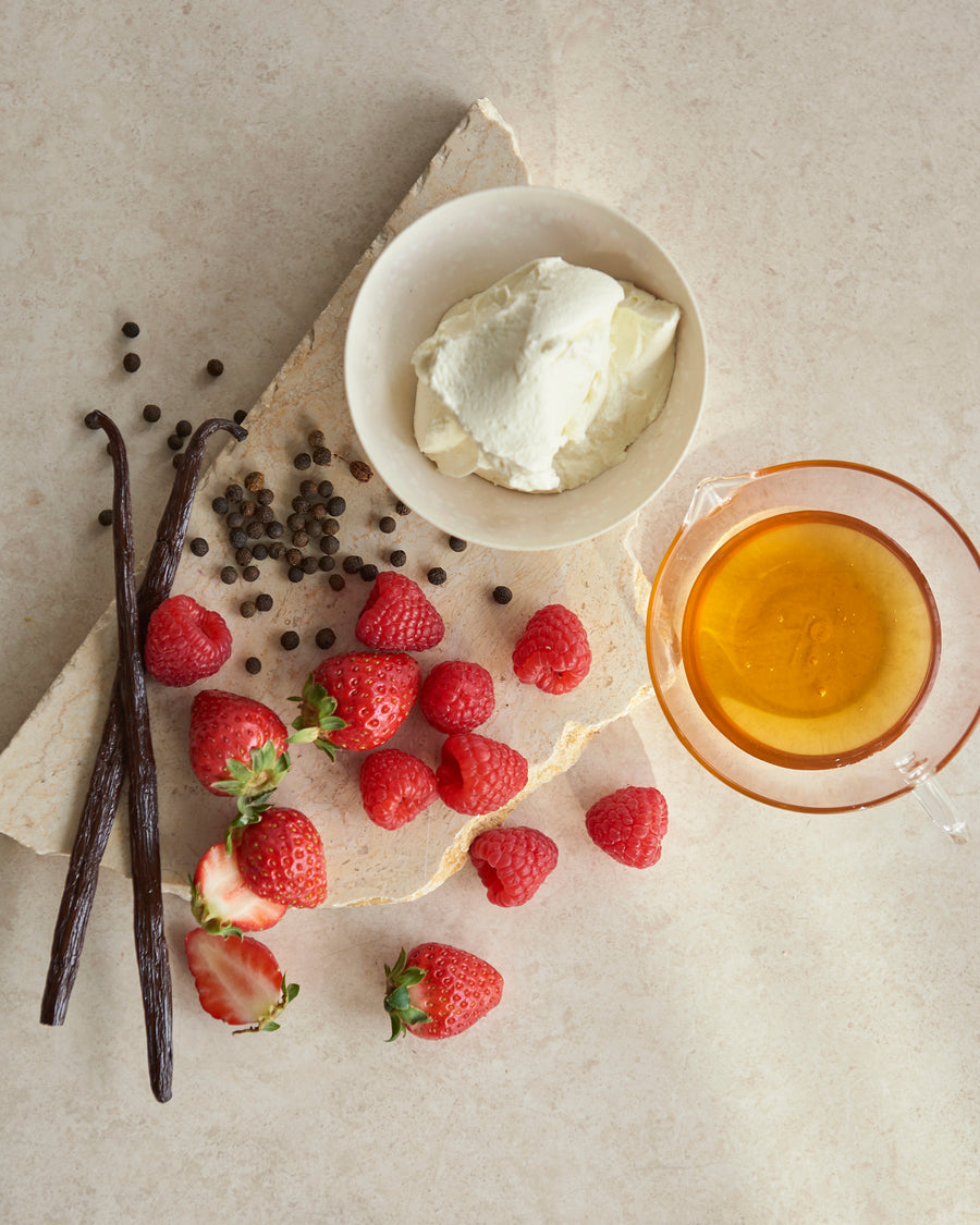 Mr. CHEESECAKE White Berry