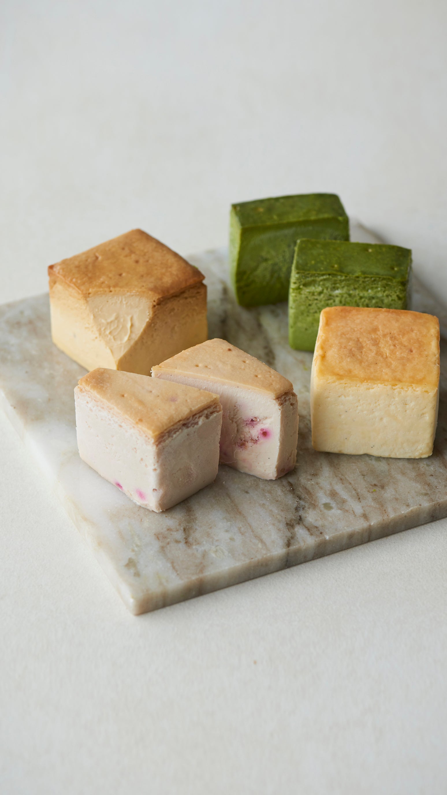 Mr. CHEESECAKE assorted 4-Cube Standard