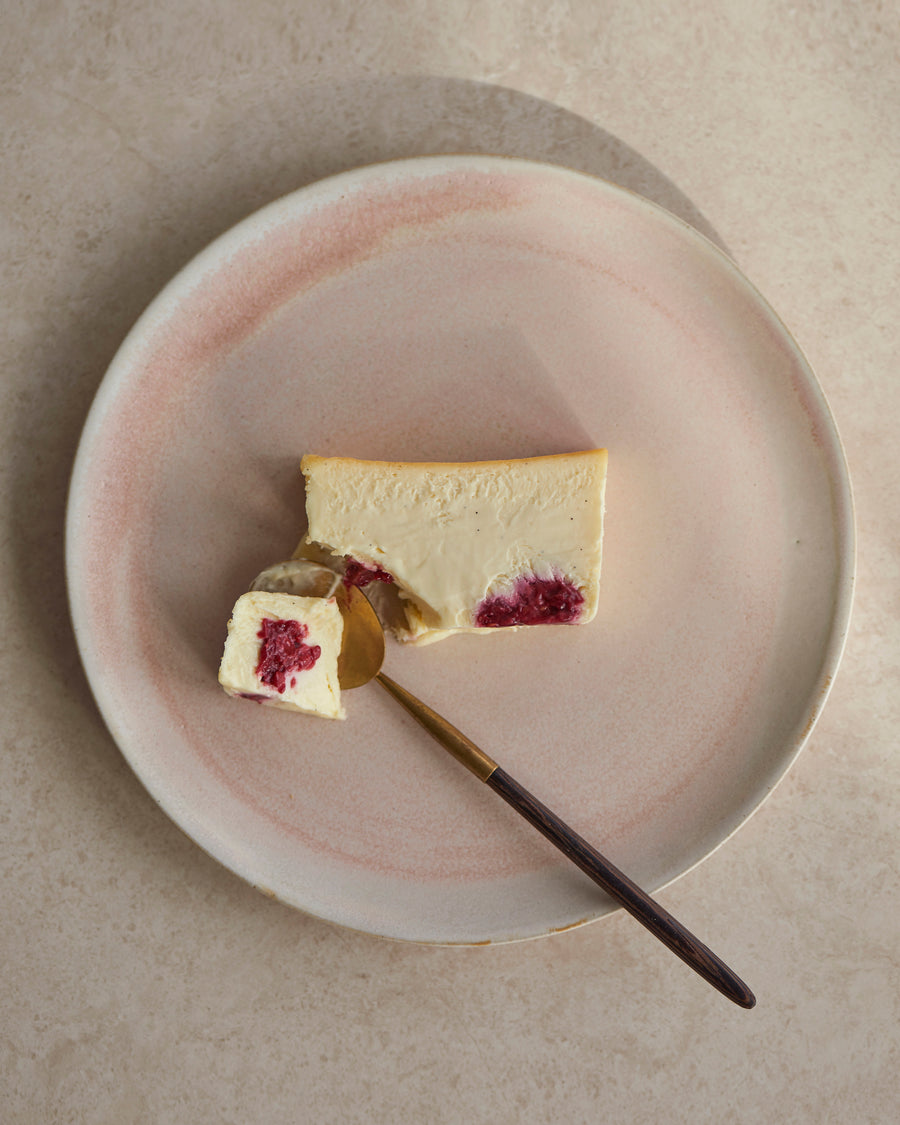 Mr. CHEESECAKE White Berry