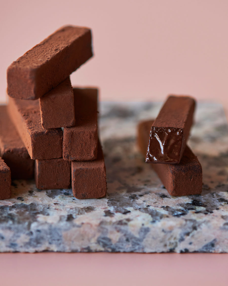 SILKY CHOCOLATE Black Cacao