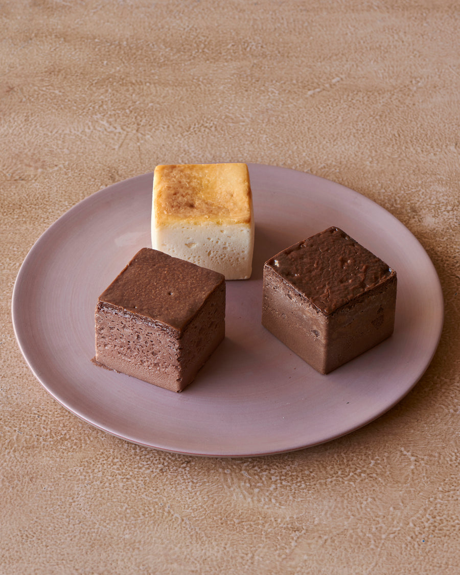 Mr. CHEESECAKE assorted 3-Cube Box Chocolat