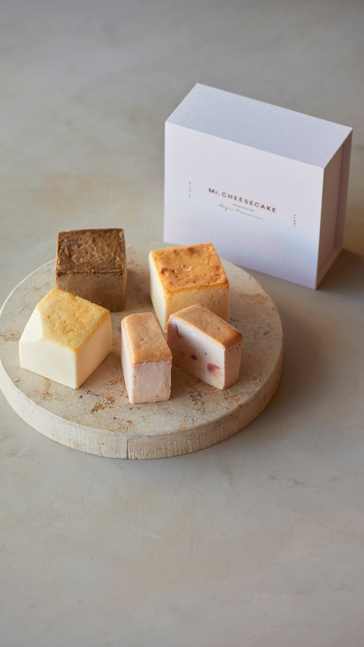 Mr. CHEESECAKE assorted 4-Cube Sweet & Classic / Bag