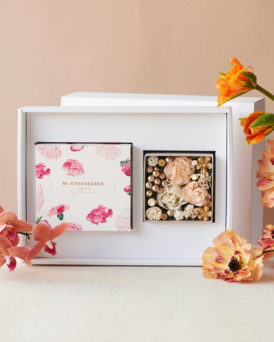 Mr. CHEESECAKE assorted 4-Cube Bloom & Flower Box Mr. CHEESECAKE assorted 4-Cube Bloom & Flower Box
