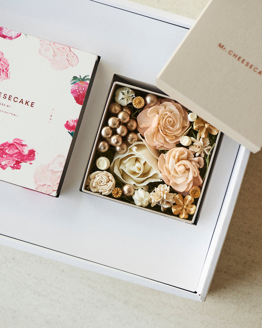 Mr. CHEESECAKE assorted 4-Cube Bloom & Flower Box