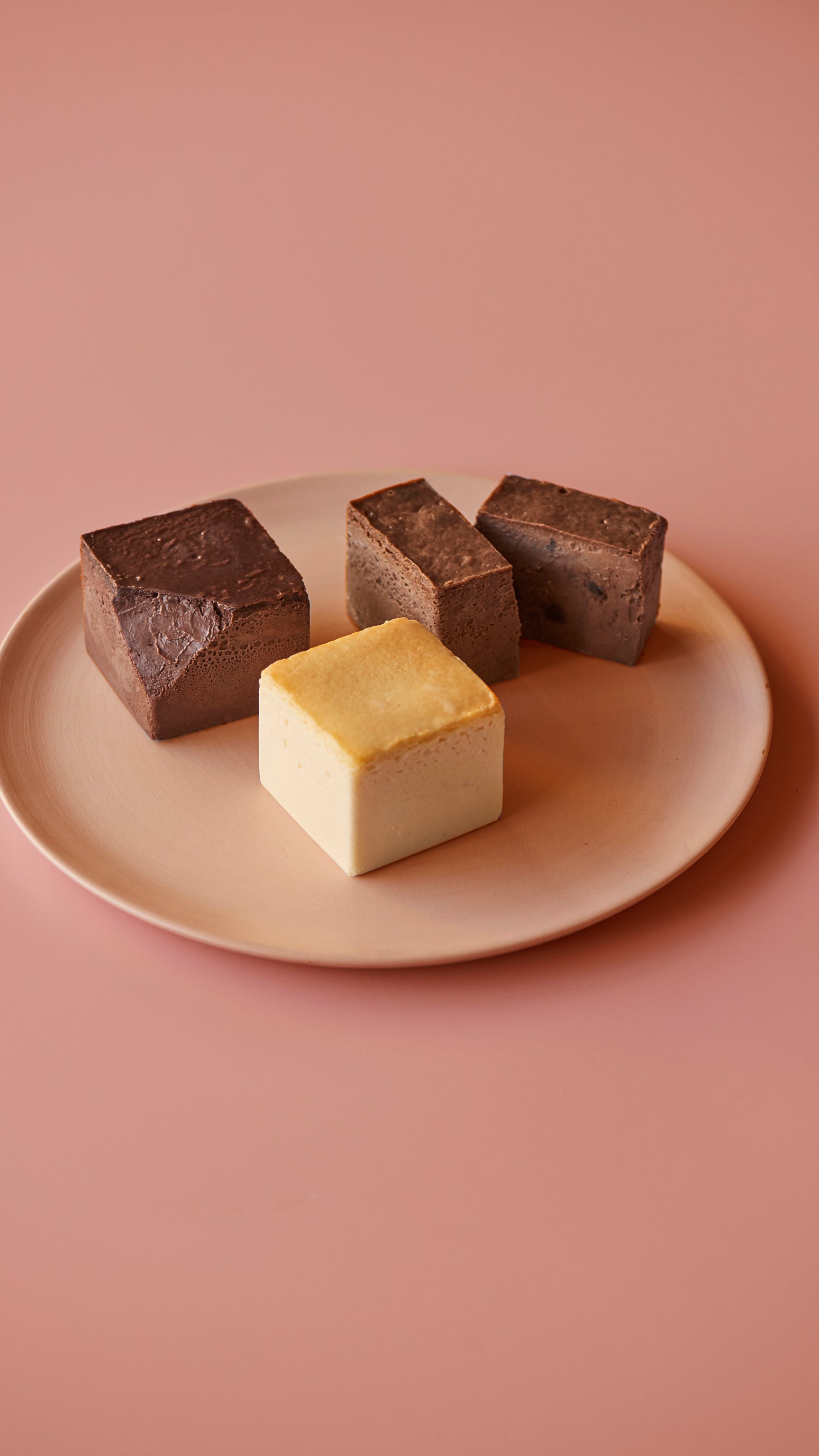 Mr. CHEESECAKE assorted 3-Cube Chocolate