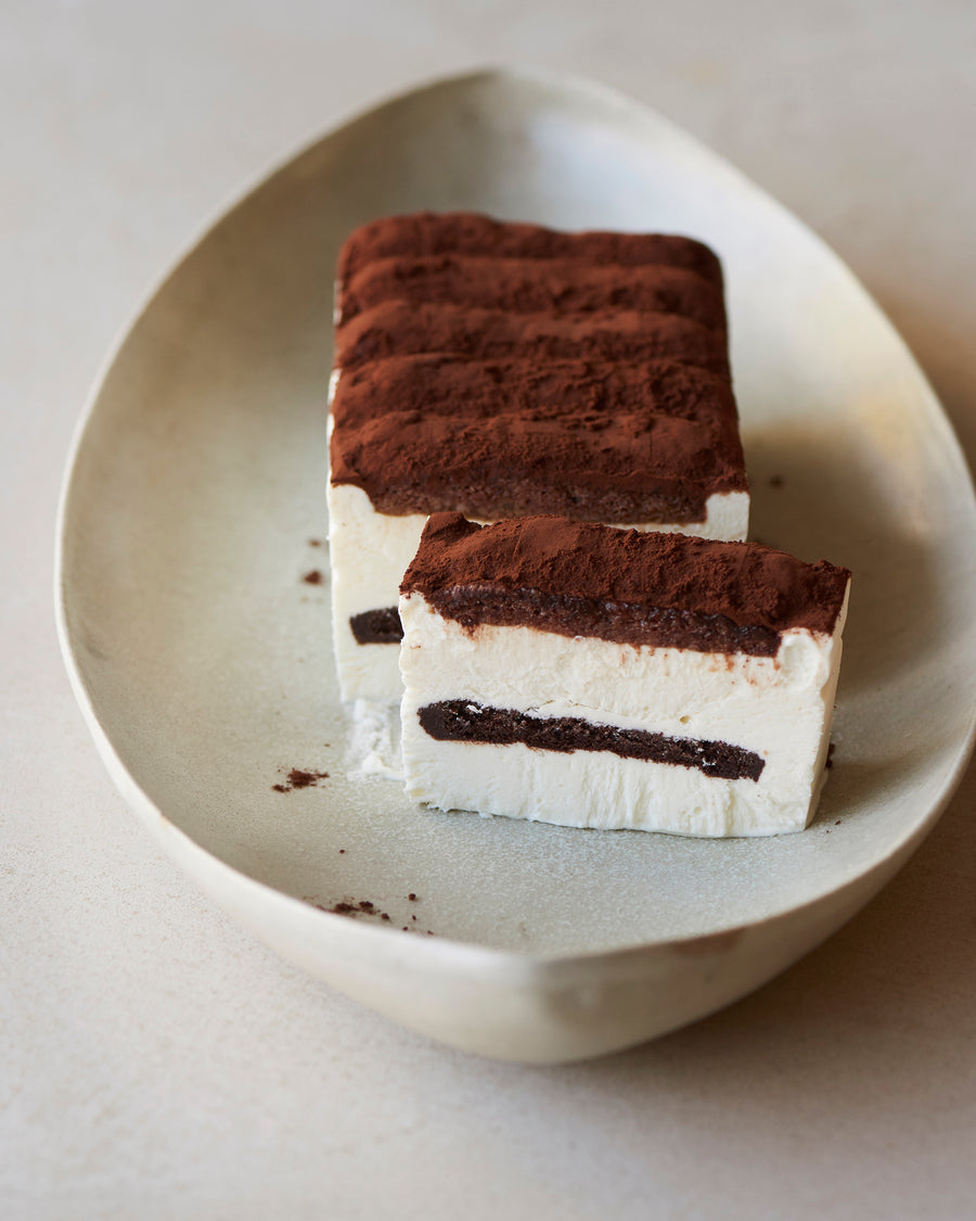 Mr. CHEESECAKE assorted 4-Cube Sweet & RICH TIRAMISU / Bag