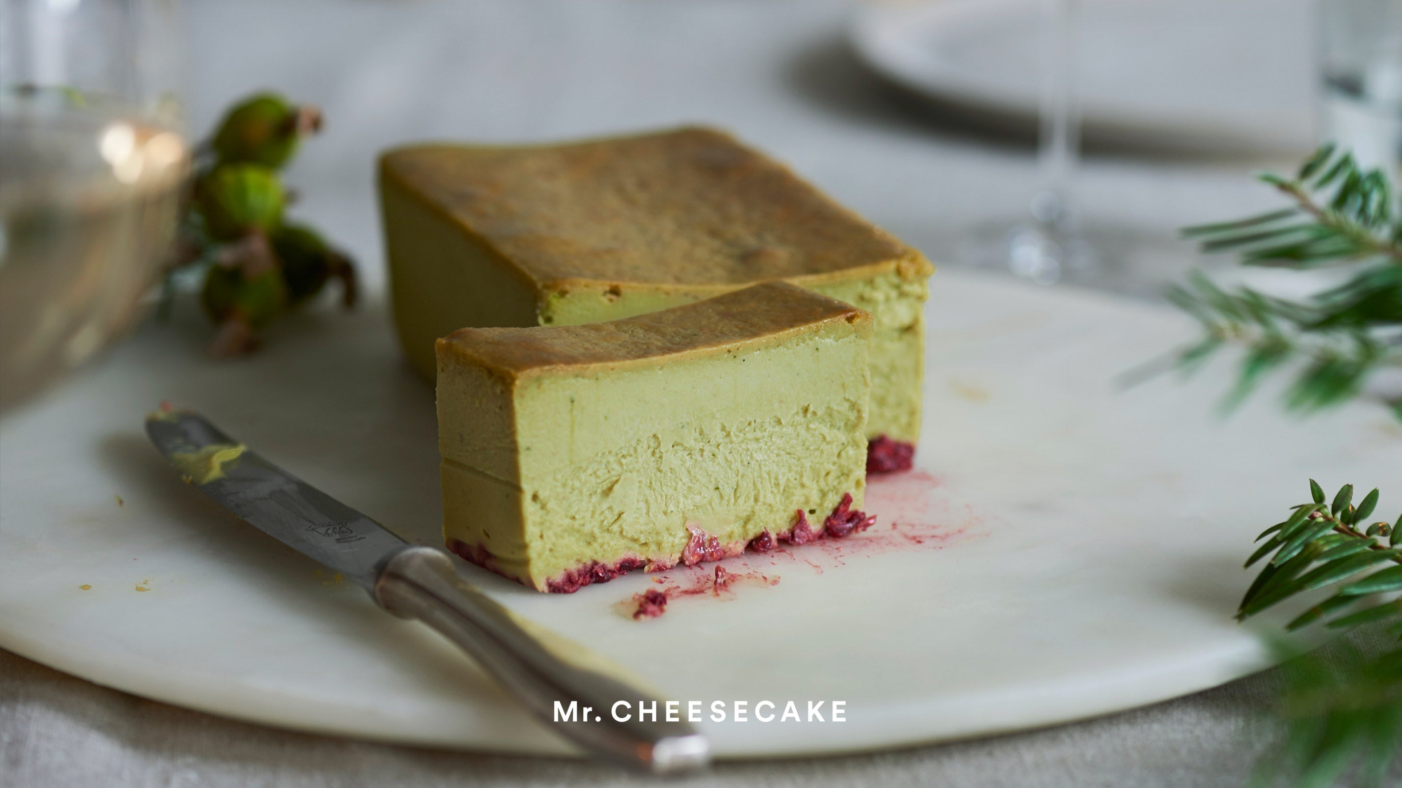 Mr. CHEESECAKE pistachio raspberry