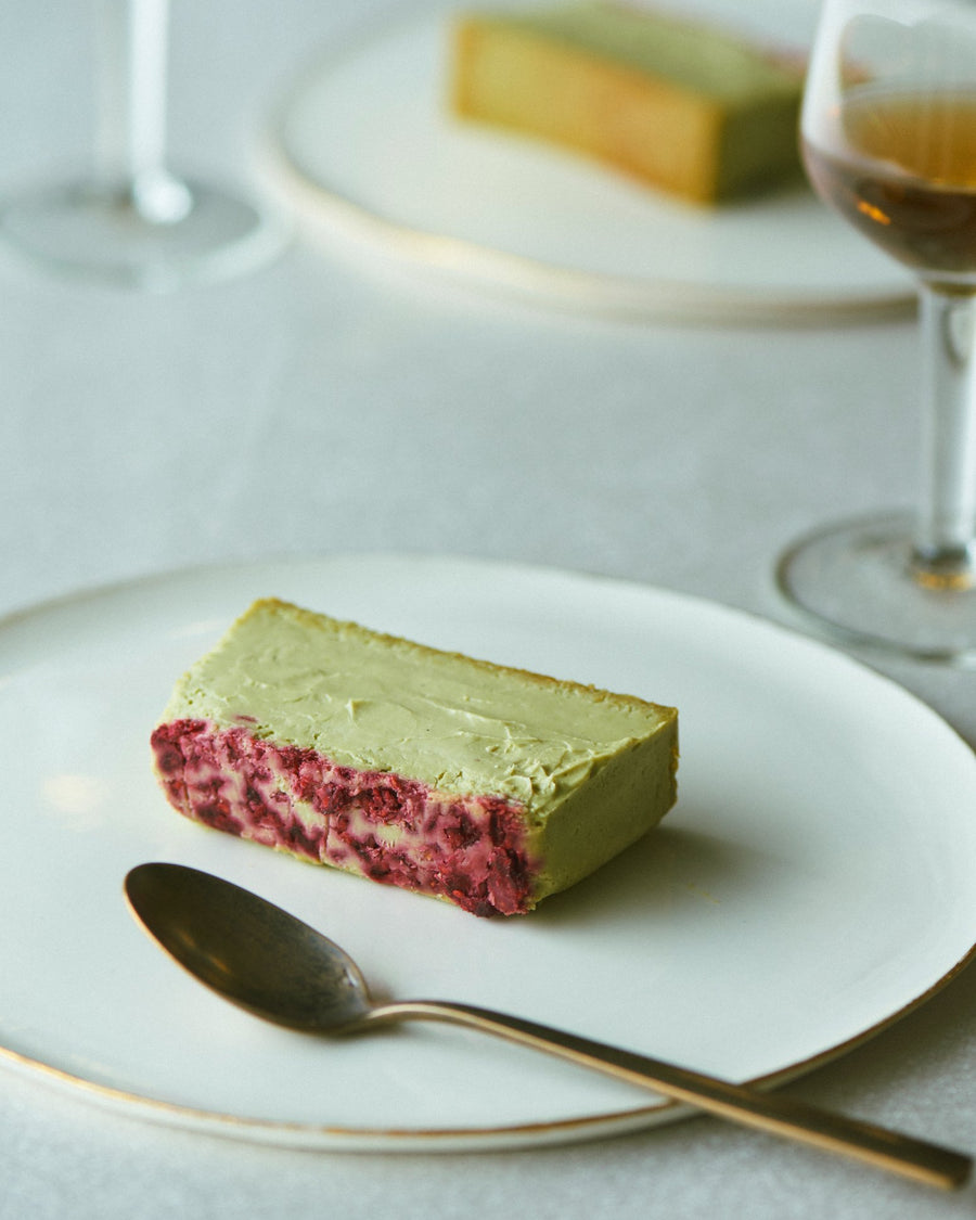 Mr. CHEESECAKE pistachio raspberry