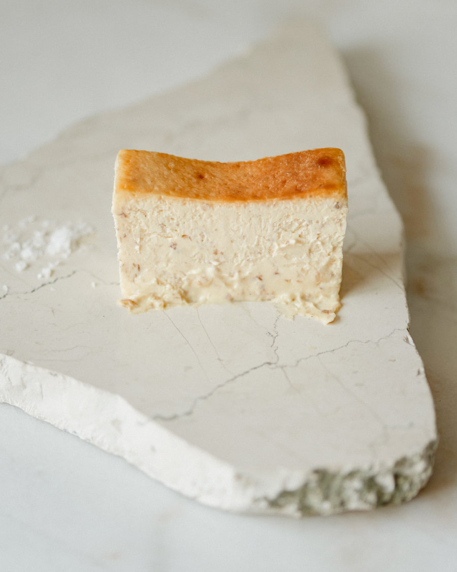 Mr. CHEESECAKE white truffle