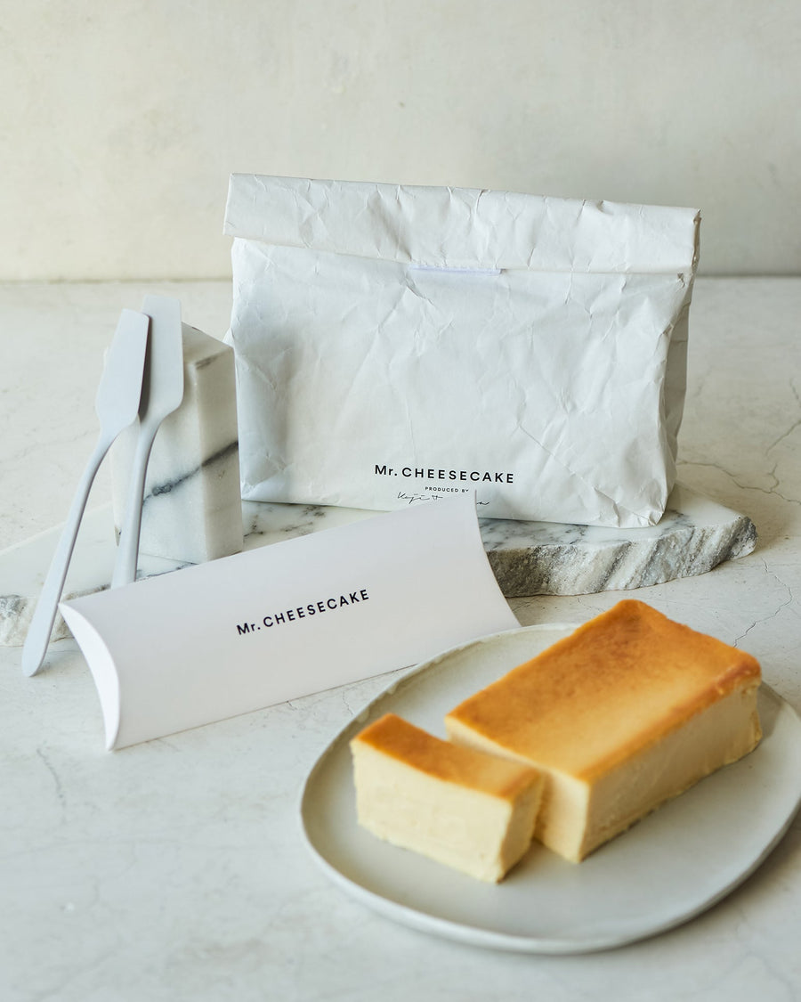 Mr. CHEESECAKE & Spoon