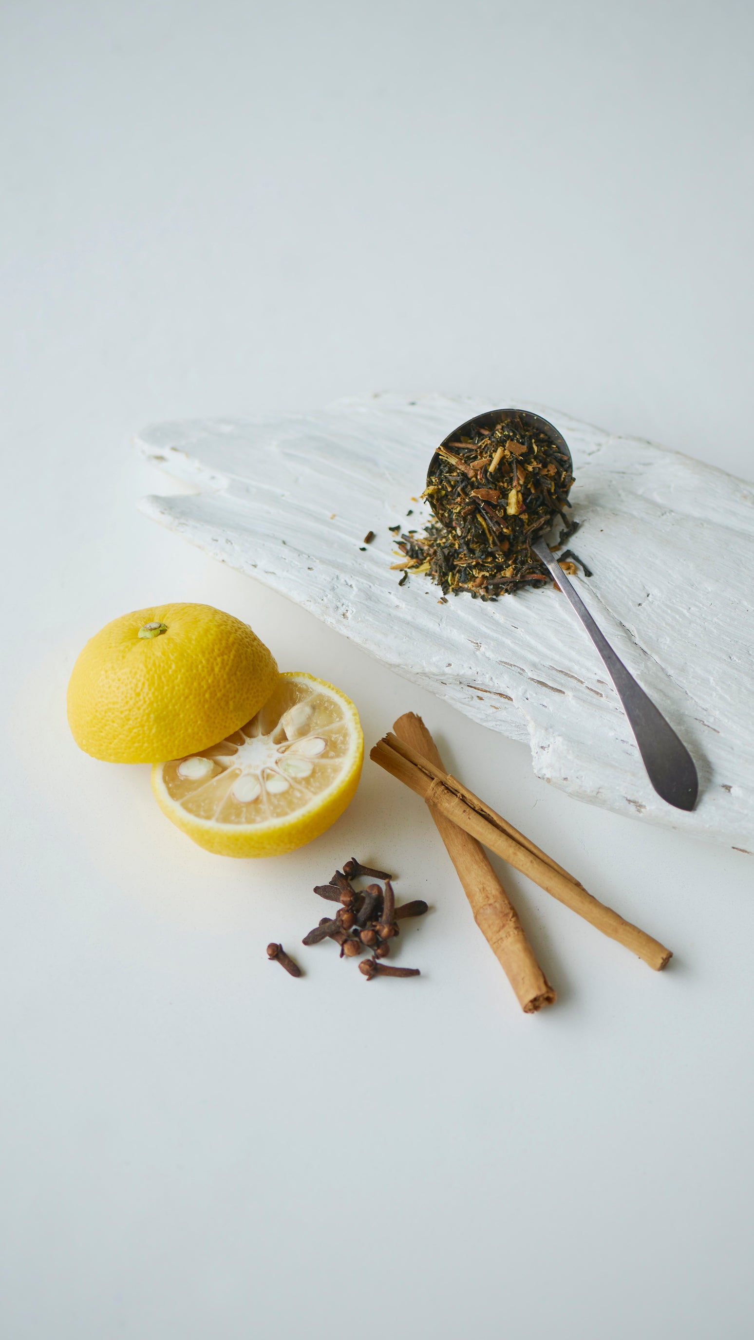 Mr. CHEESECAKE pistachio raspberry & Tea