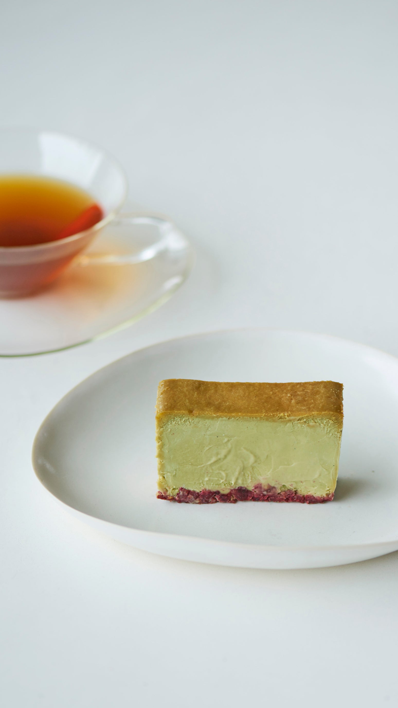 Mr. CHEESECAKE pistachio raspberry & Tea