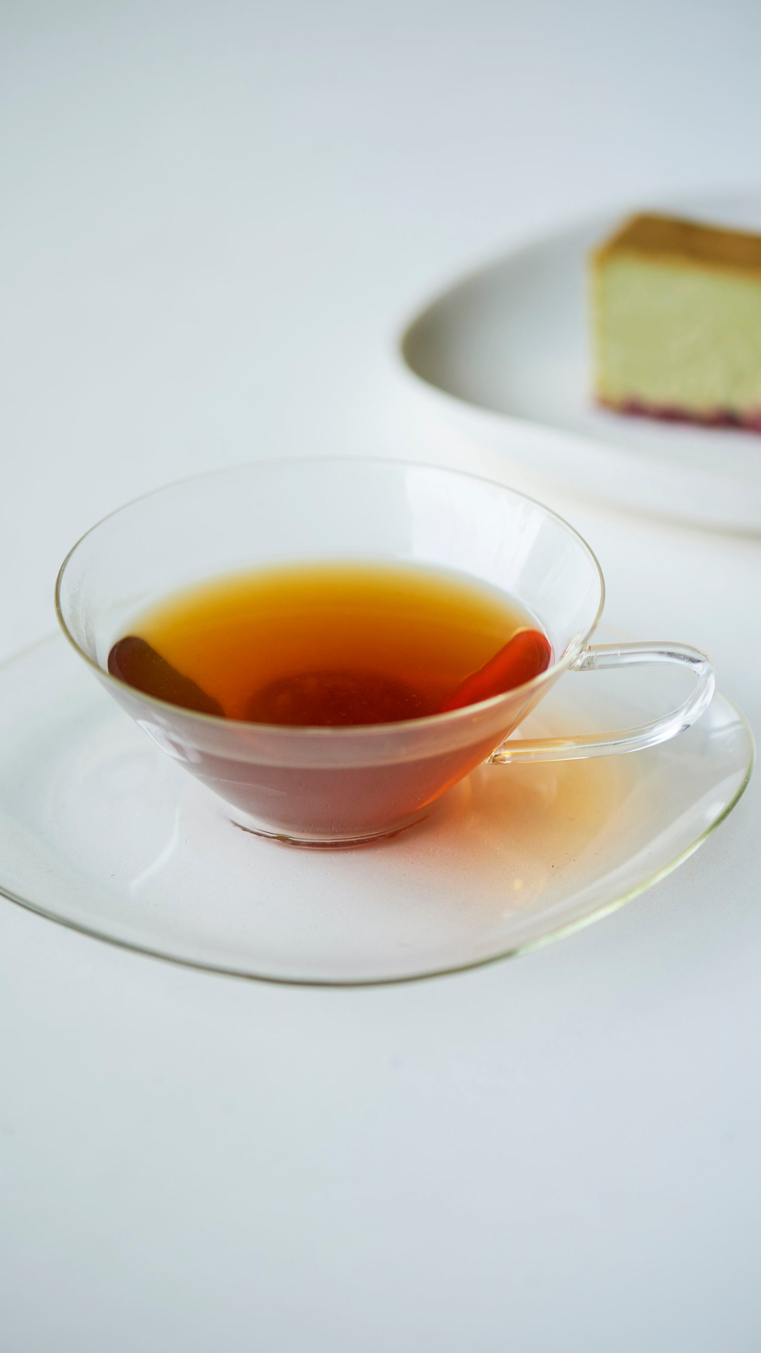 Mr. CHEESECAKE pistachio raspberry & Tea