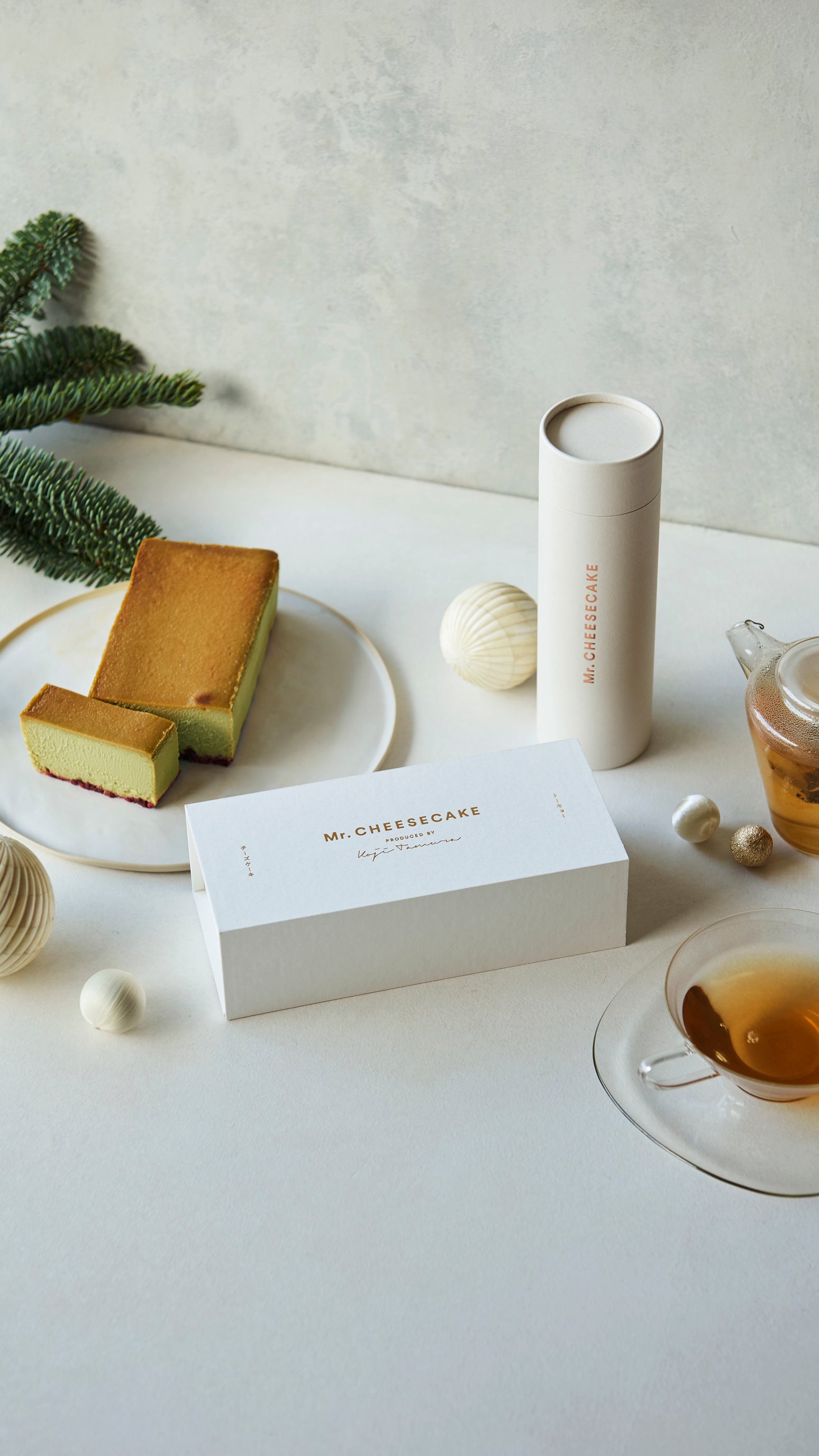 Mr. CHEESECAKE pistachio raspberry & Tea