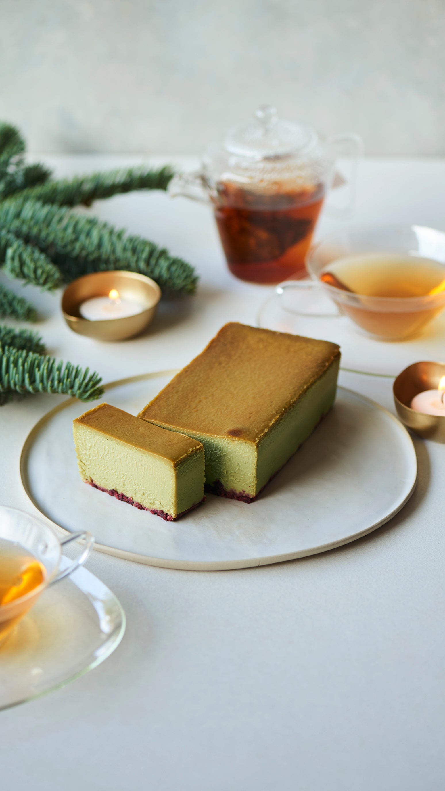 Mr. CHEESECAKE pistachio raspberry & Tea