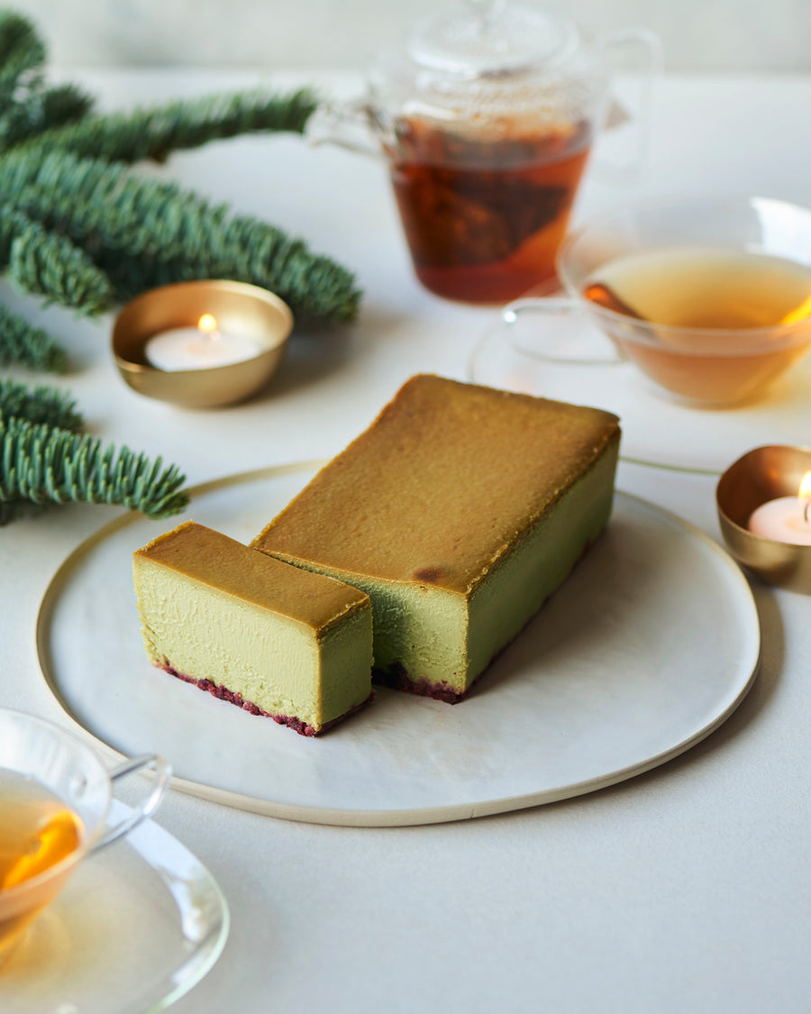 Mr. CHEESECAKE pistachio raspberry & Tea