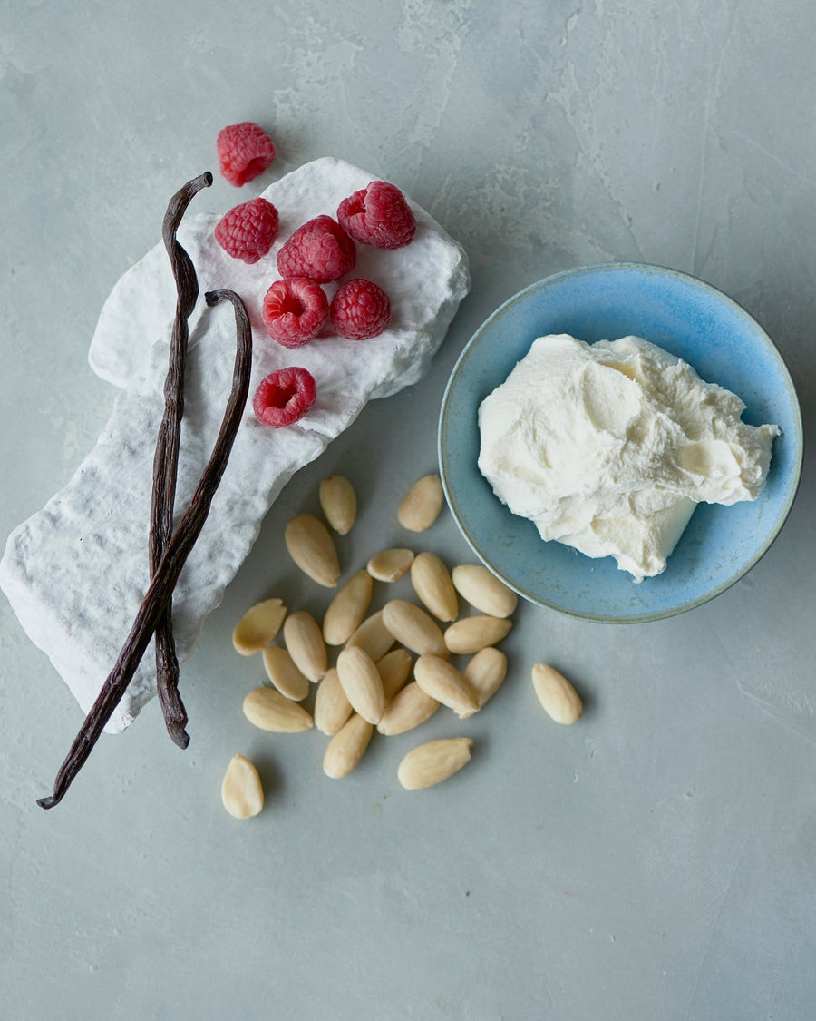 Mr. CHEESECAKE WHITE vanilla