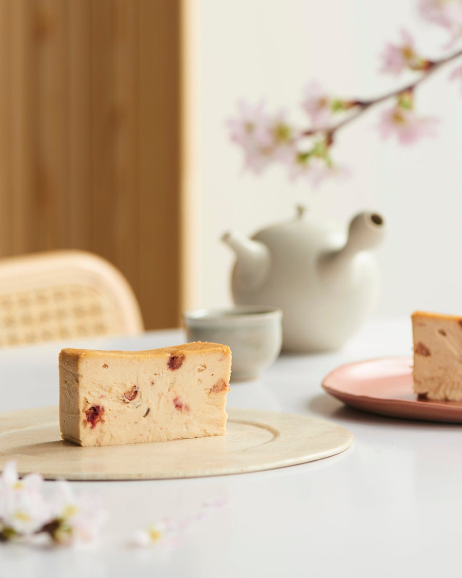 Mr. CHEESECAKE sakura strawberry